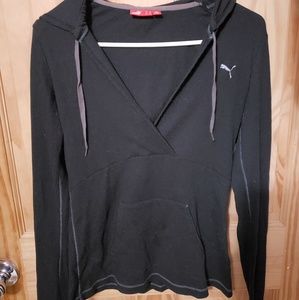 SOLD 🌸Puma V-Cut Hoodie